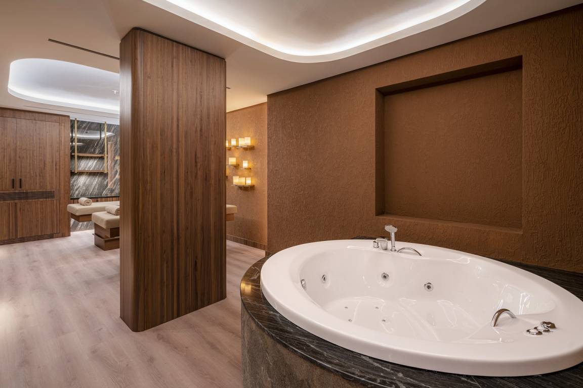 4 Bedrooms Villa