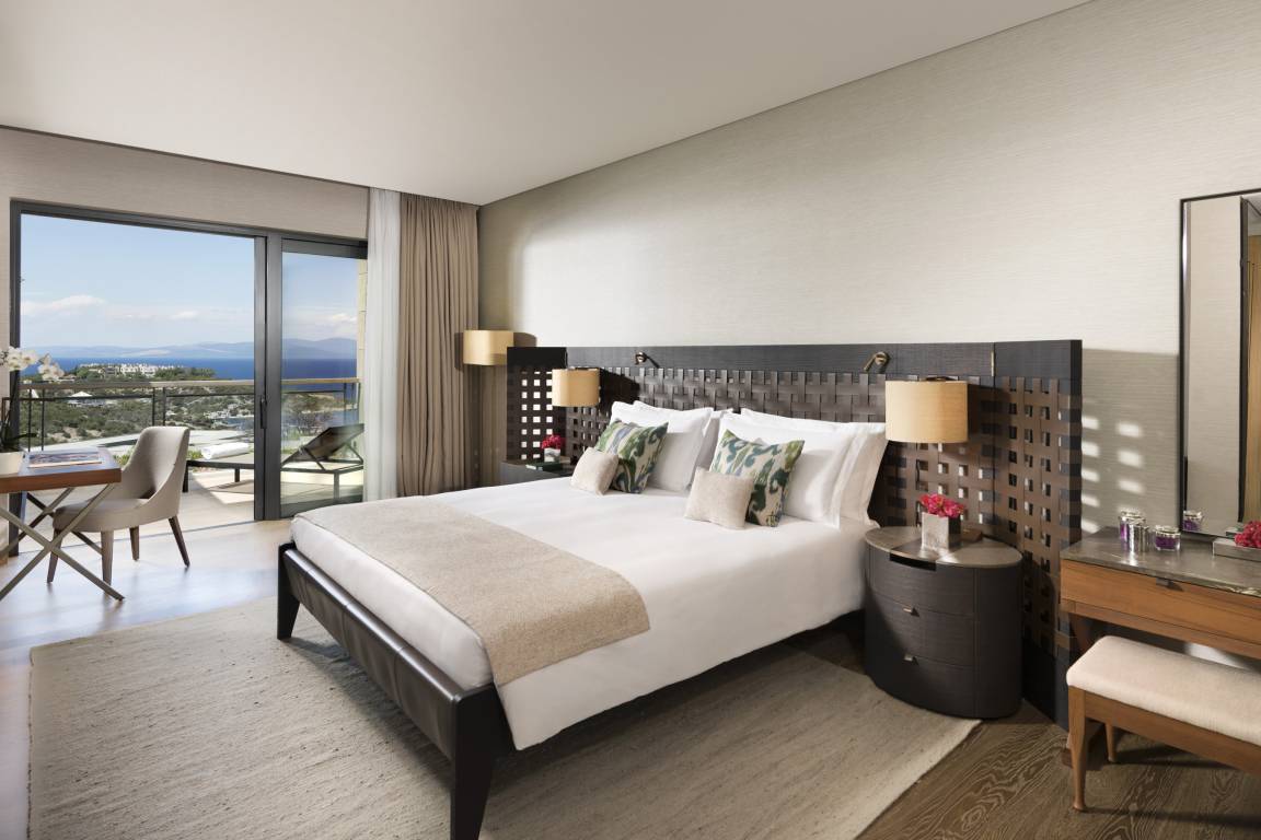 Three Bedroom Sea View Apartment