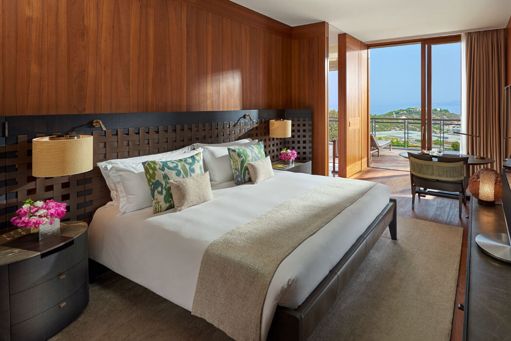 Hotel Mandarin Oriental Bodrum - łóżko w pokoju aegean suite