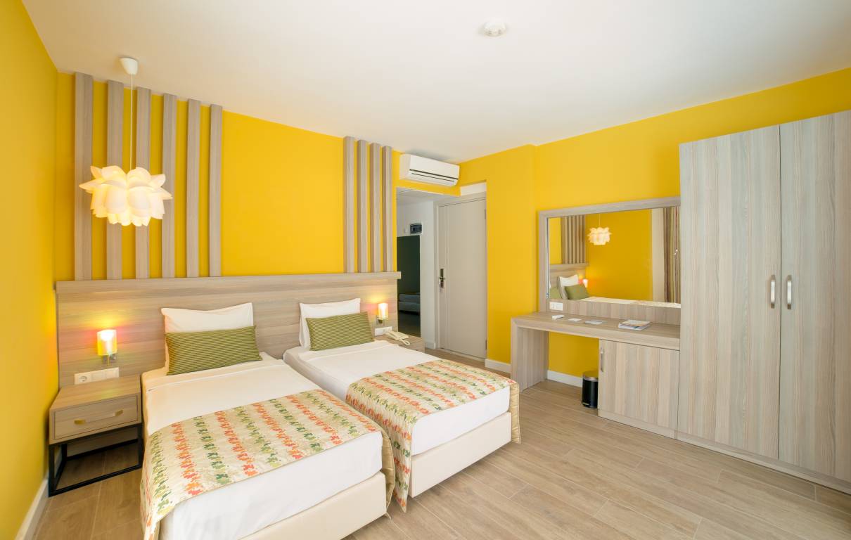 FAMILY ROOM 2