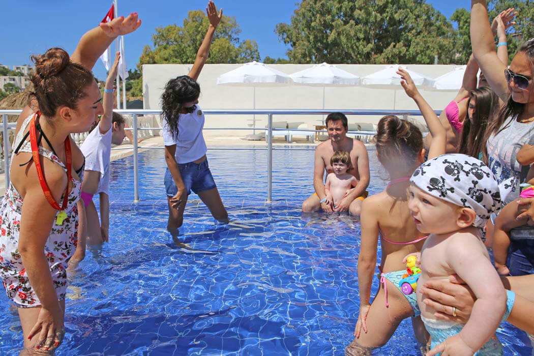 Hotel Mio Bianco Resort - zabawy w basenie
