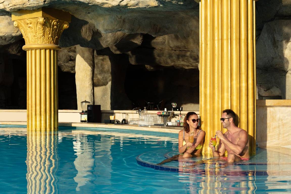 CAVE BAR
