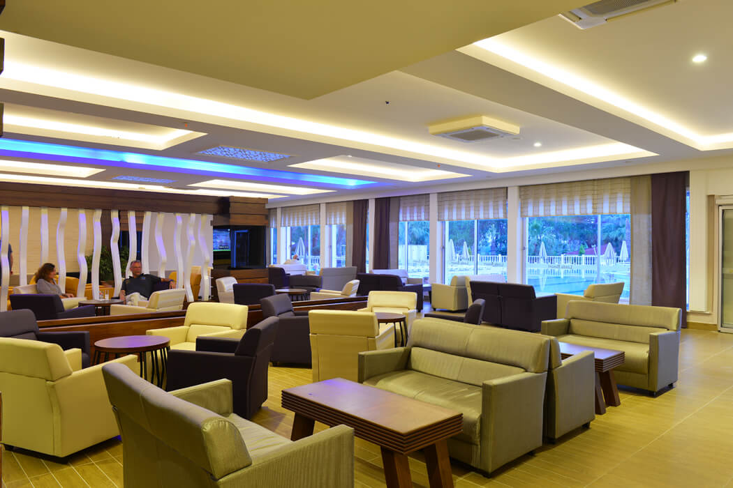 Linda Resort Hotel - lobby bar