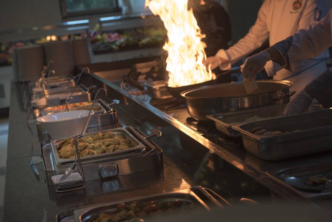 MAIN RESTAURANT