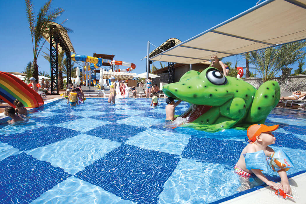 Hotel Quattro Beach Spa & Resort - brodzik