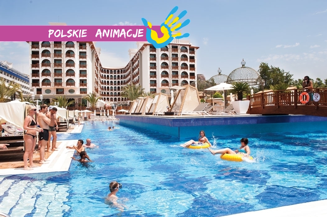 Hotel Quattro Beach Spa & Resort - relaks w basenie