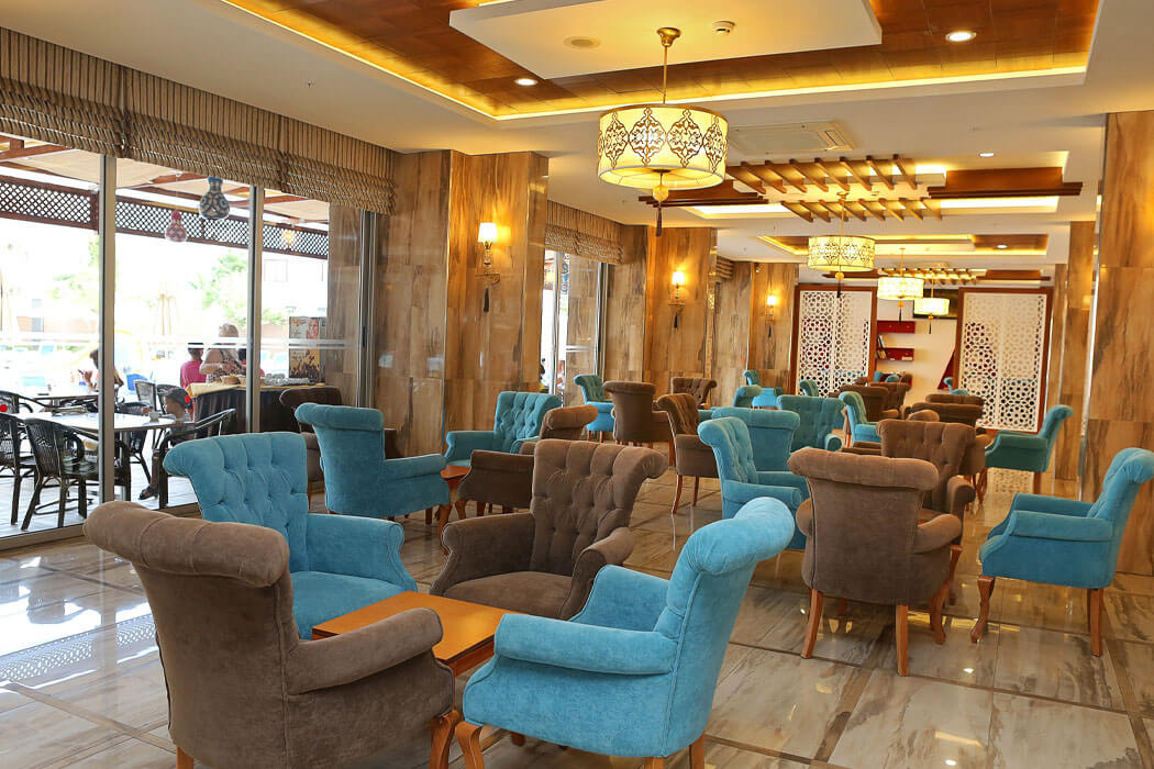 Blue Wave Suite Hotel - fotele w lobby