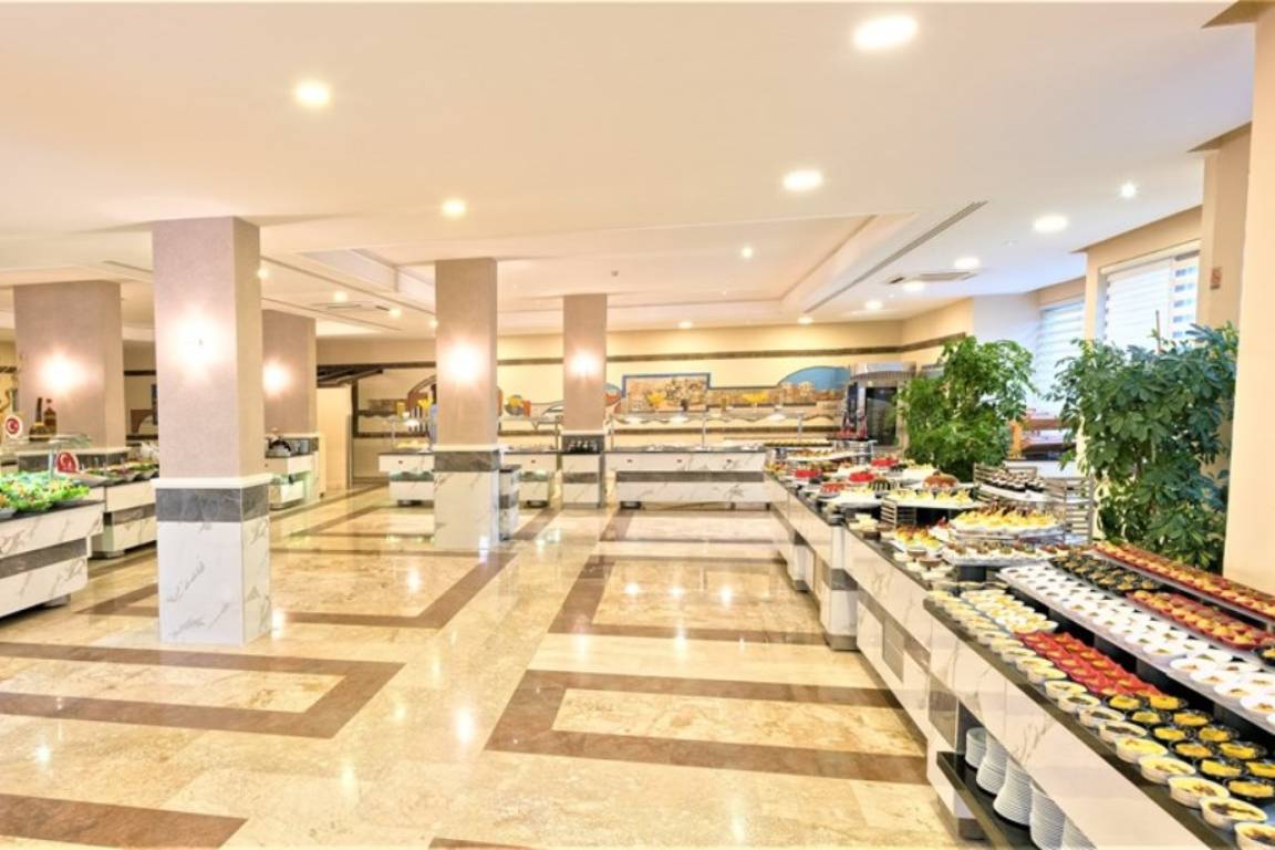 MAIN RESTAURANT 