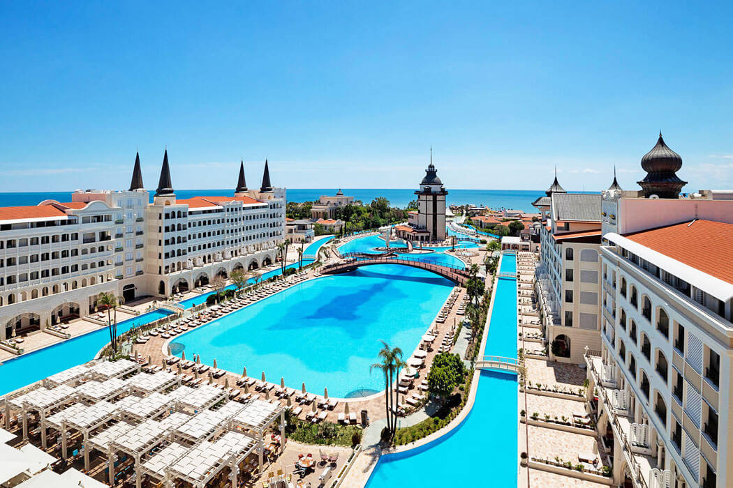 Hotel Titanic Mardan Palace - słoneczna Turcja