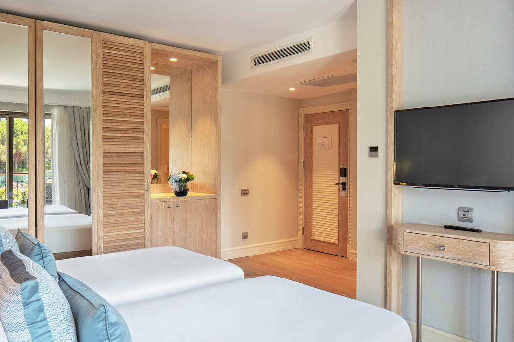 Hotel Ela Excellence Resort Belek - Lake House Family Pool View