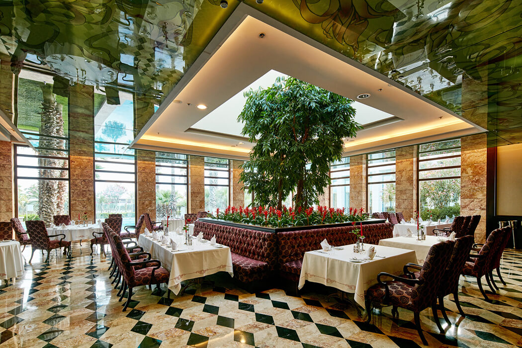 Hotel Gloria Serenity Resort - restauracja francuska