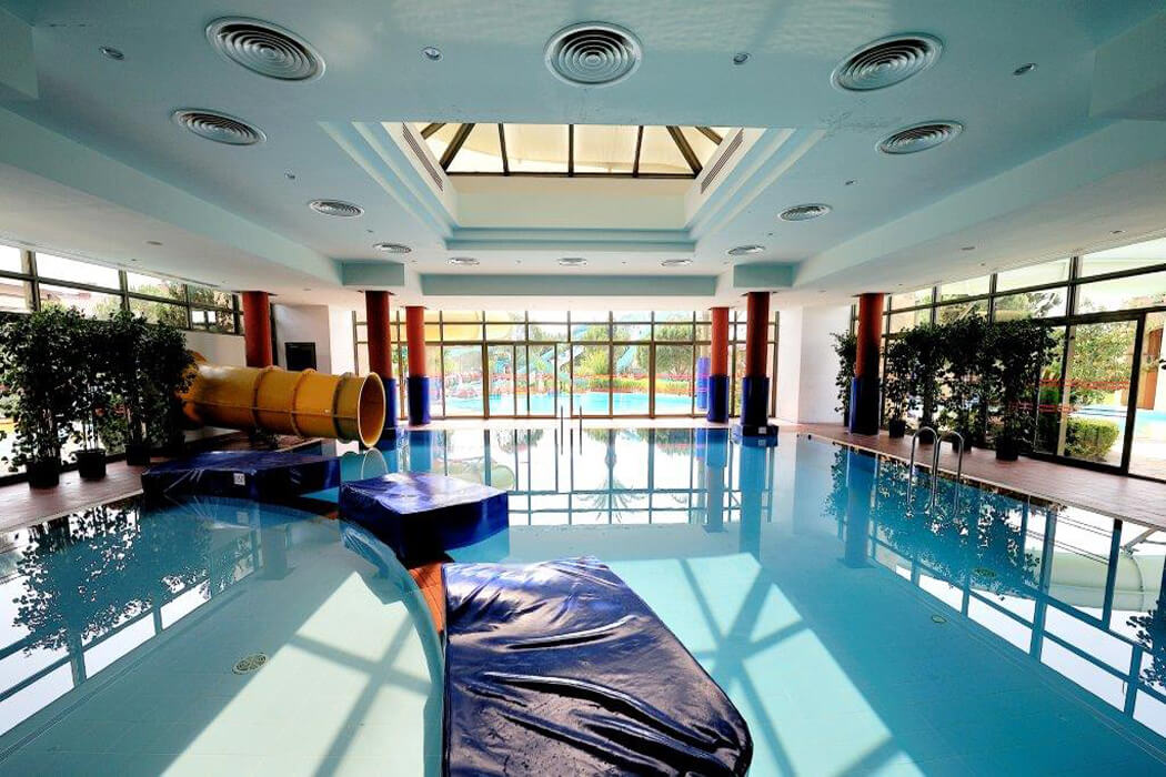 Hotel Gloria Serenity Resort - basen kryty dla dzieci