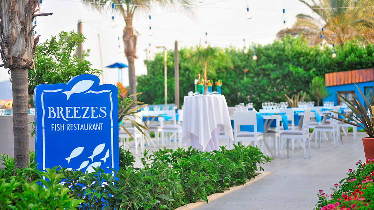 Seven Seas Hotel Life - restauracja Breezes