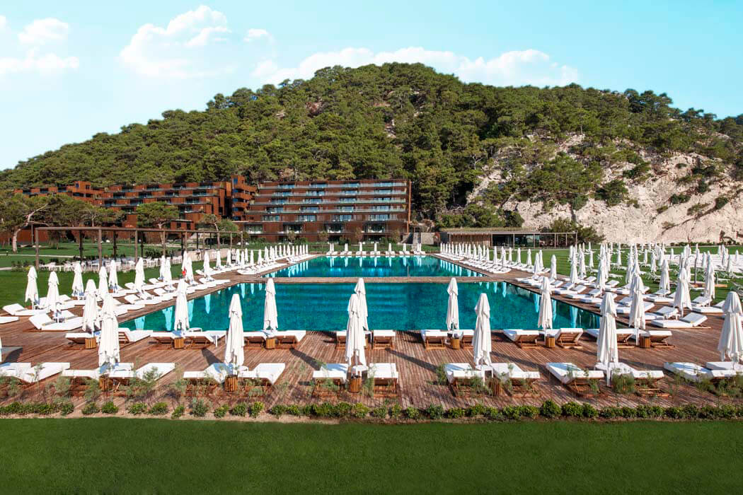 Hotel Maxx Royal Kemer Resort - widok na basen i budynek