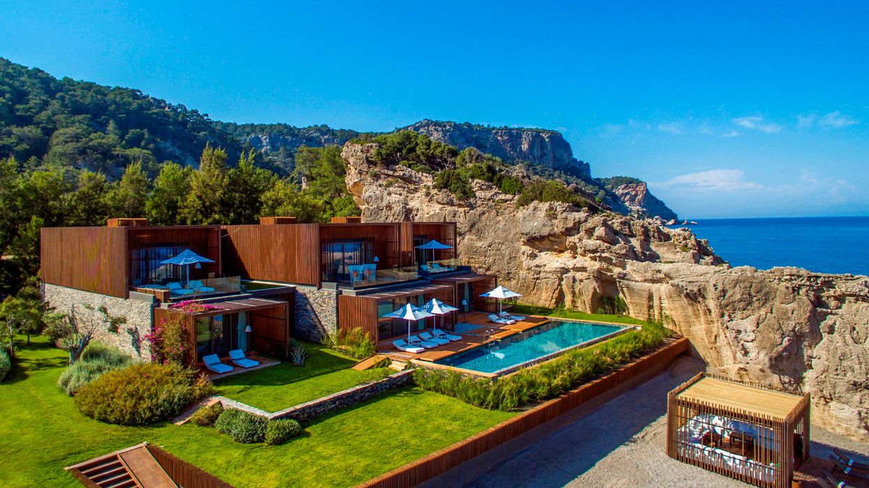 Hotel Maxx Royal Kemer Resort - widok z góry na basen i morze
