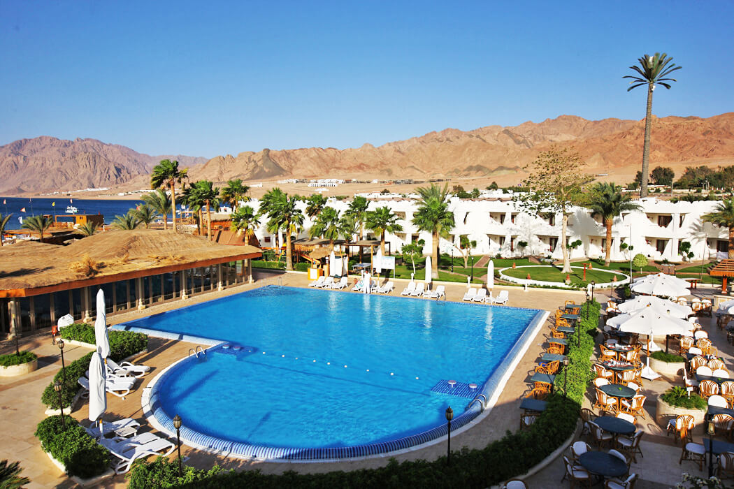 Hotel Swiss Inn Resort Dahab - basen i góry