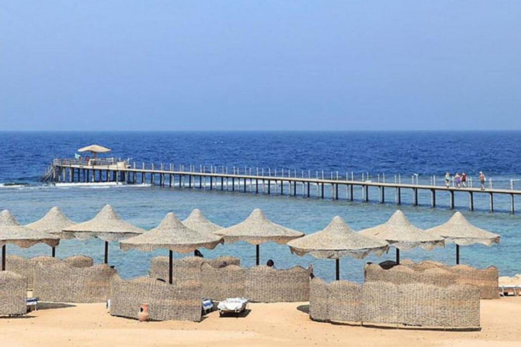 Hotel The Three Corners Happy Life Beach Resort - widok na plażę i na morze