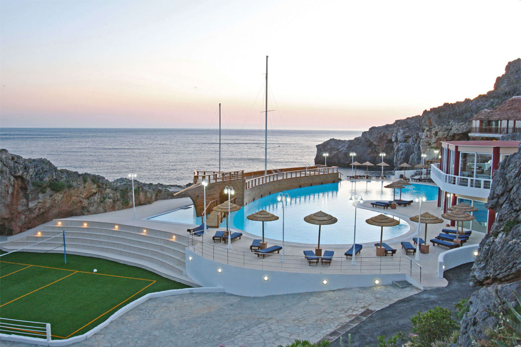 Hotel Kalypso Cretan Village Resort and Spa - basen z oddali