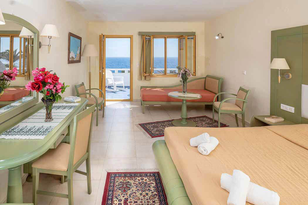 Hotel Kalypso Cretan Village Resort and Spa - przykładowy pokój superior triple