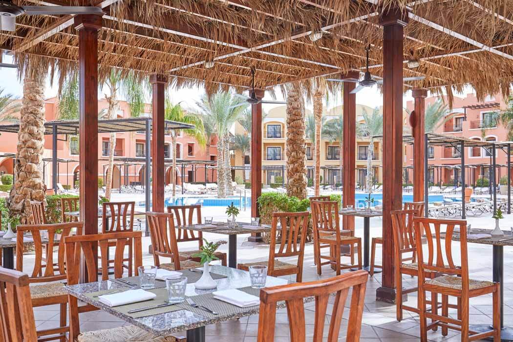Hotel Jaz Dar El Madina - bar na tarasie