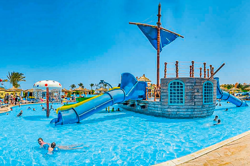 Hotel Titanic Palace & Aqua Park Beach Resort - statek piracki dla dzieci