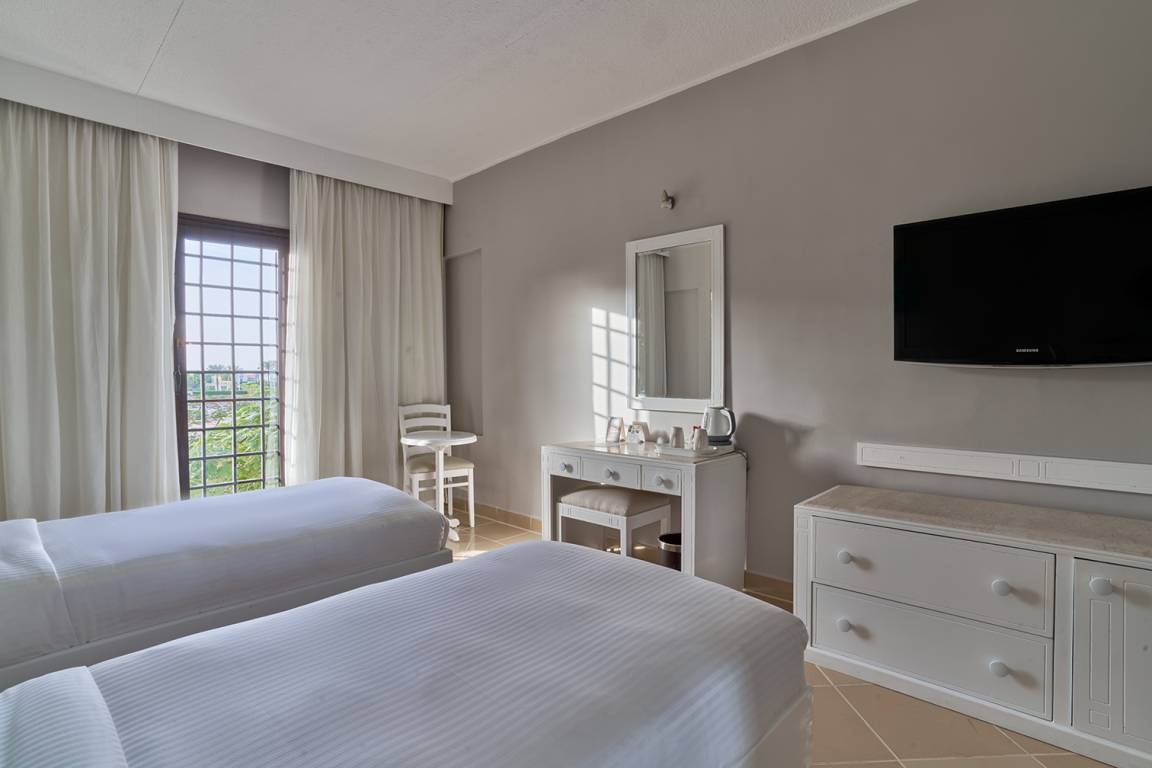 STANDARD ROOM WITH FRENCH BALCONY