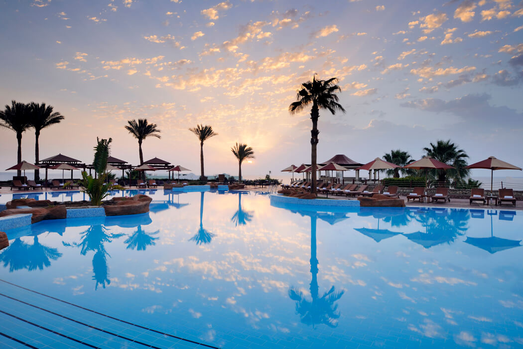 Hotel Renaissance Golden View Beach Resort - basen główny