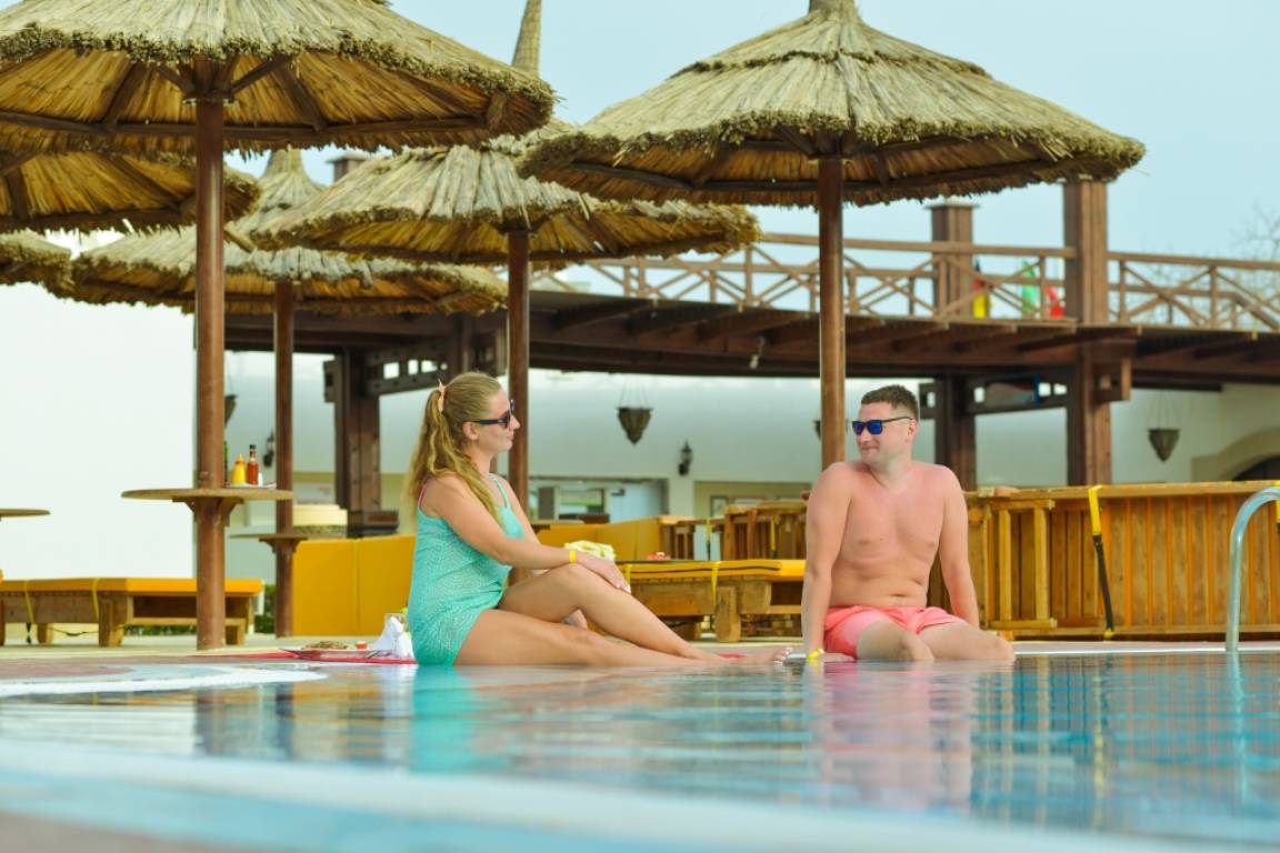 Pool Bar