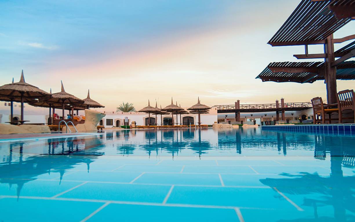 Pool Bar