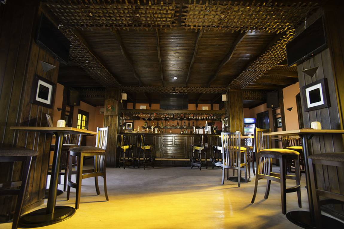 Shooters Bar