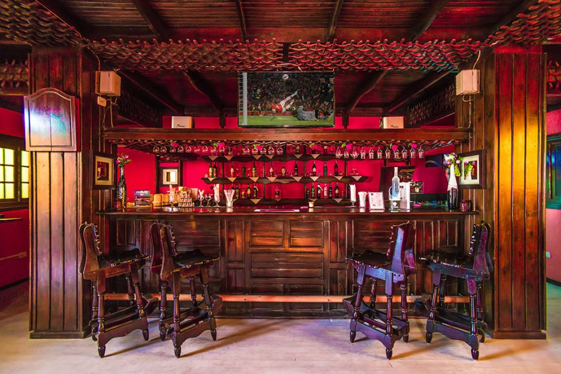 Shooters Bar