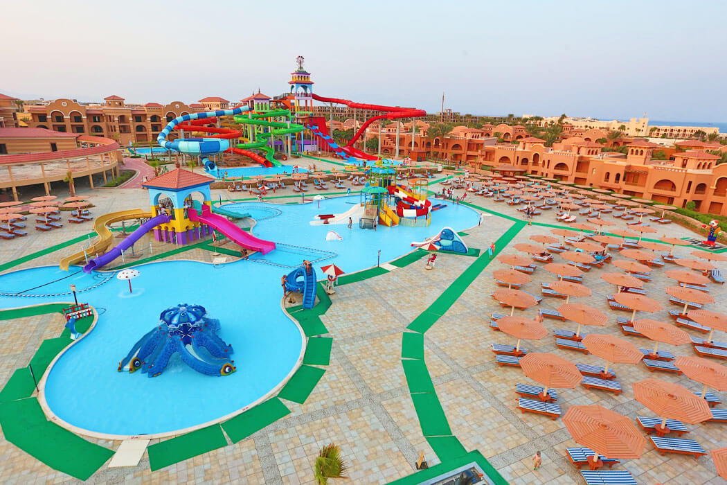 Hotel Charmillion Club Resort - widok na aquapark