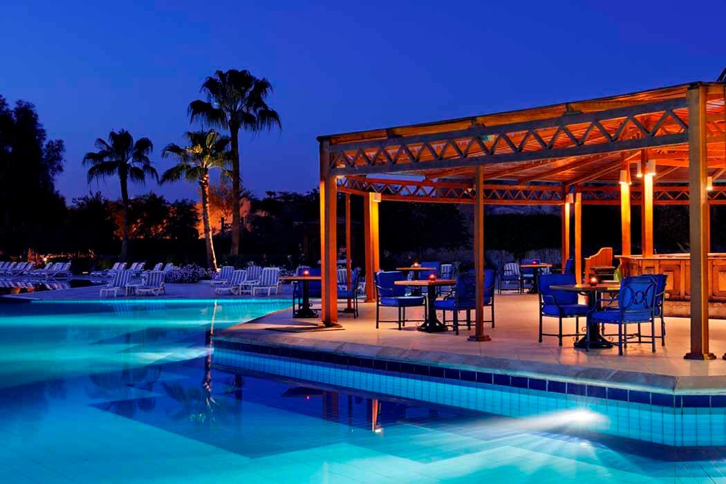 Hotel Naama Bay Promenade Mountain Resort  - basen nocą