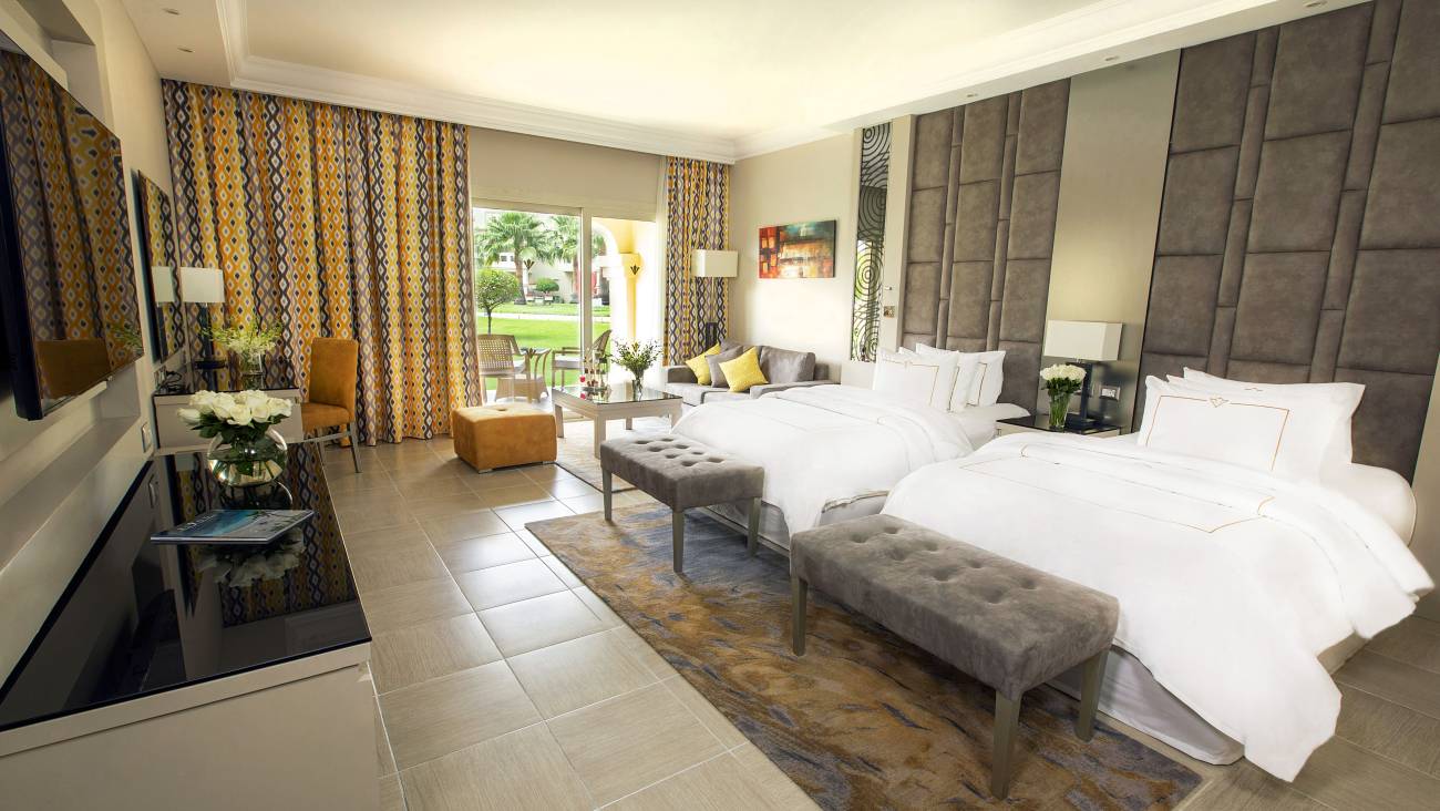 DELUXE ROOM
