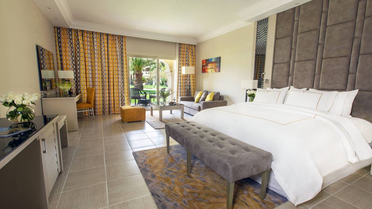 DELUXE ROOM