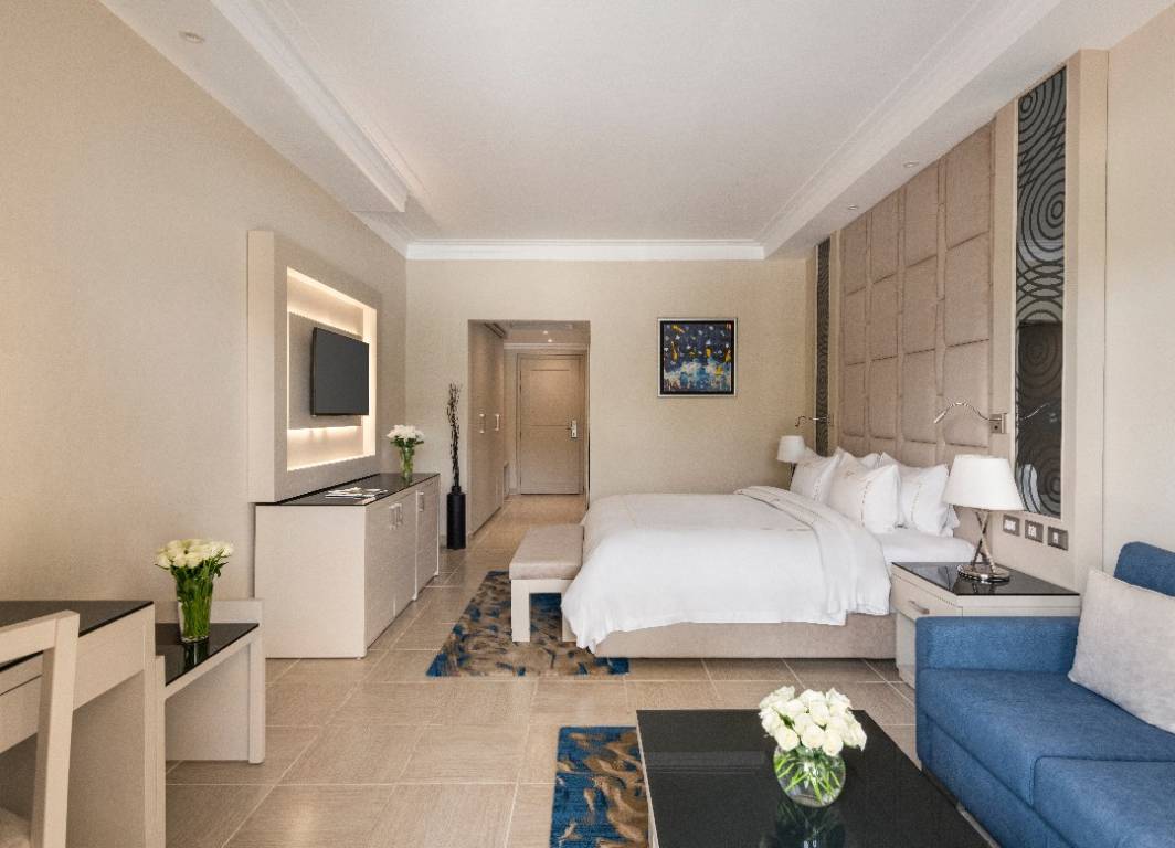 SUPERIOR ROOM