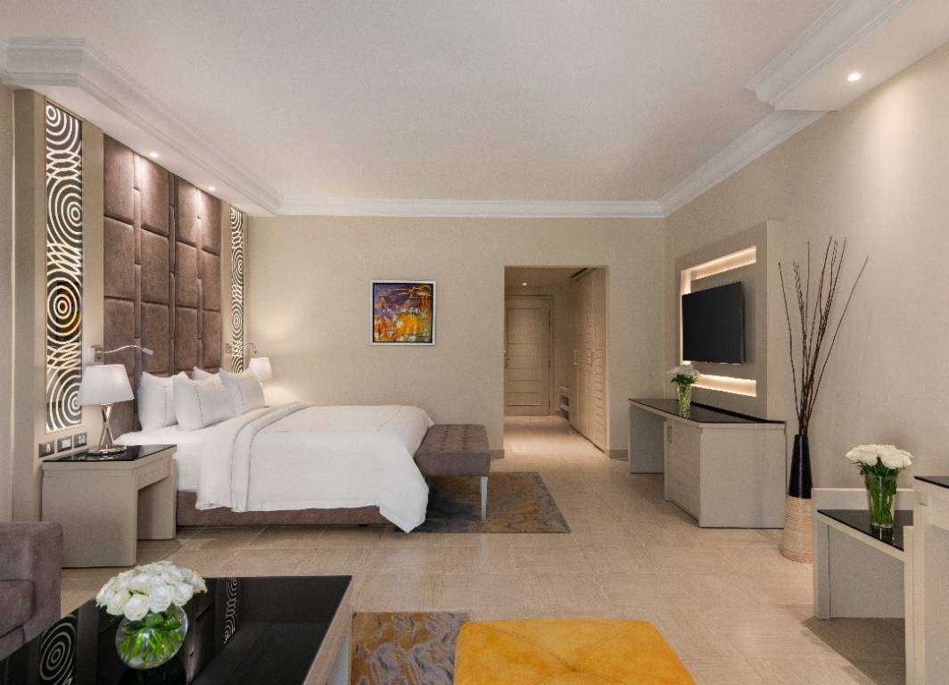 DELUXE ROOM