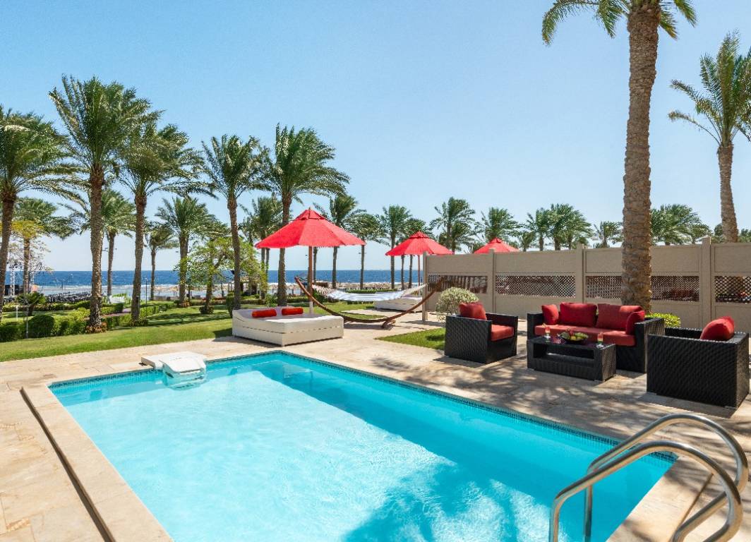 Swim Up Suite