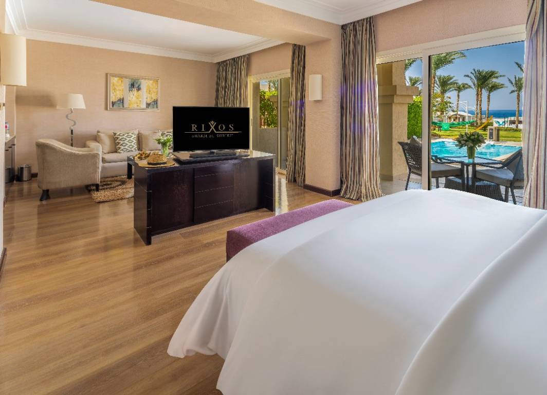 Swim Up Suite