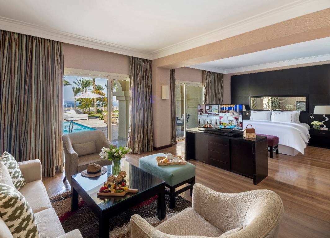 Swim Up Suite