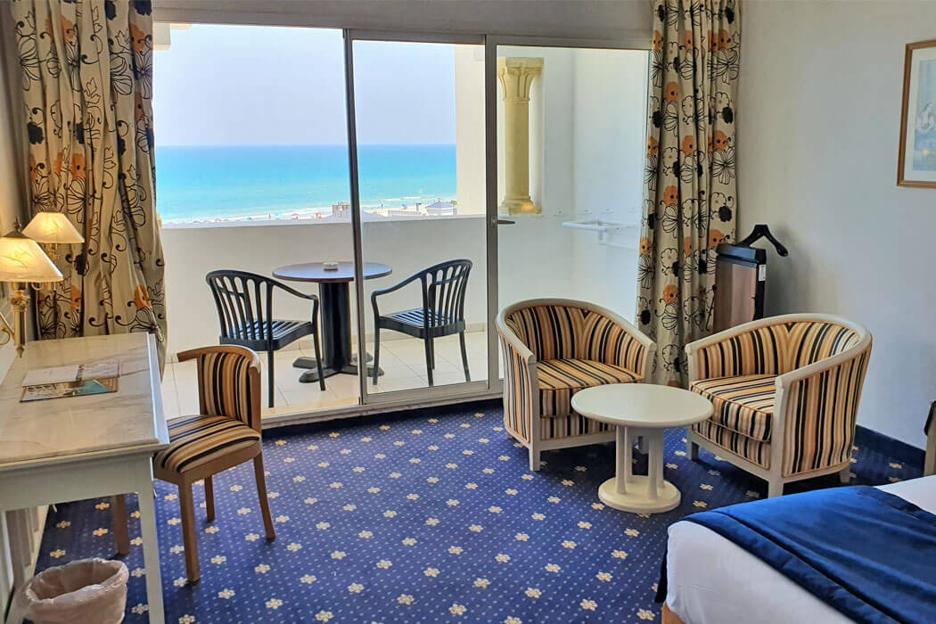 Hotel Golden Yasmine Mehari Thalassa & Spa - przykładowy pokój standardowy z widokiem na morze