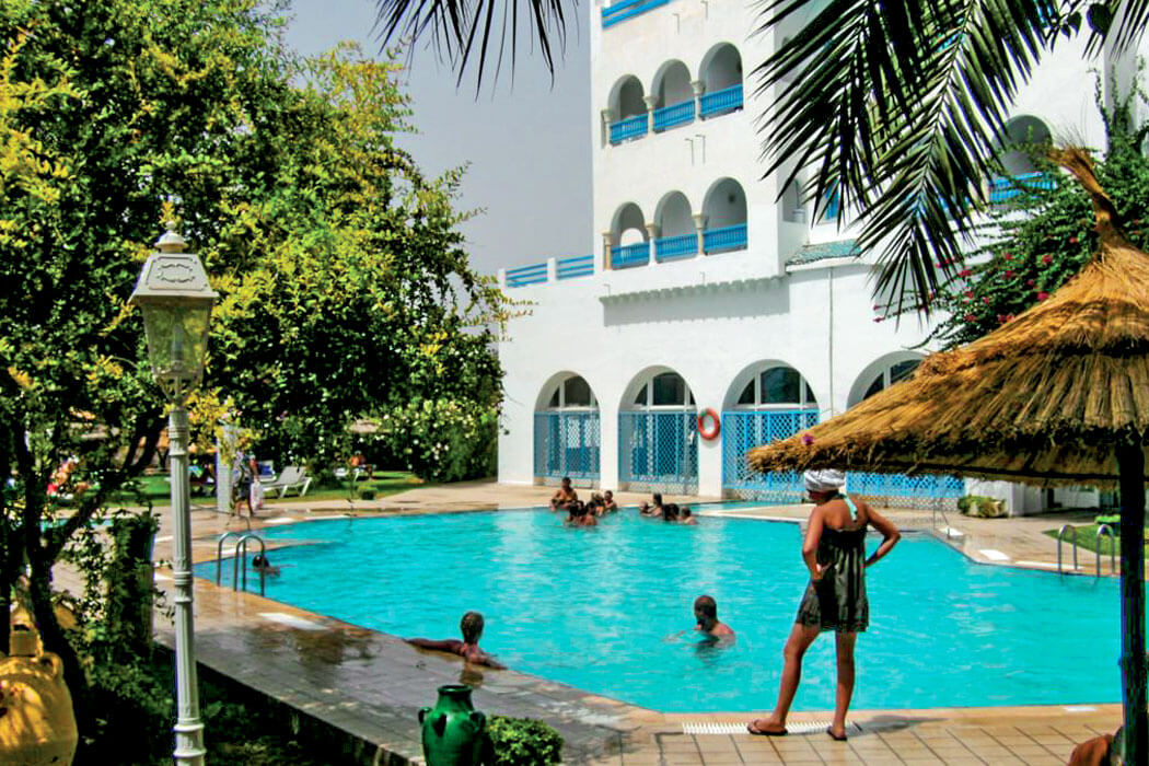 Hotel Le Khalife - w basenie