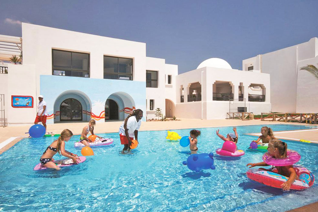Hotel Club Palm Azur - dzieci w basenie