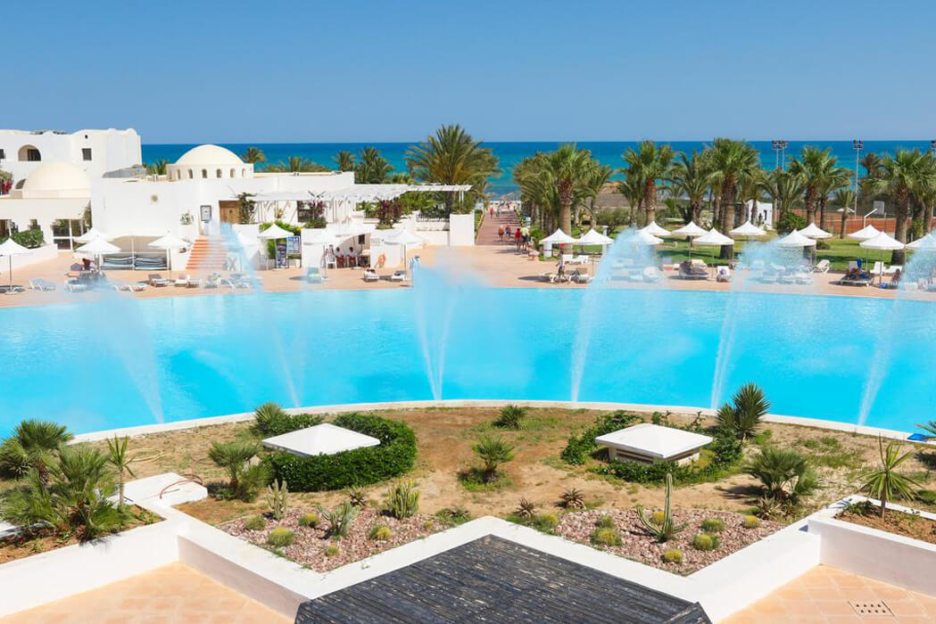 Hotel Club Palm Azur - fontanna w basenie