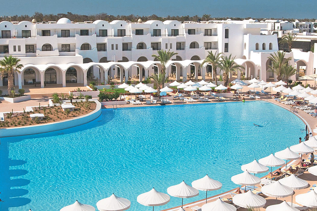 Hotel Club Palm Azur - widok na basen i na hotel