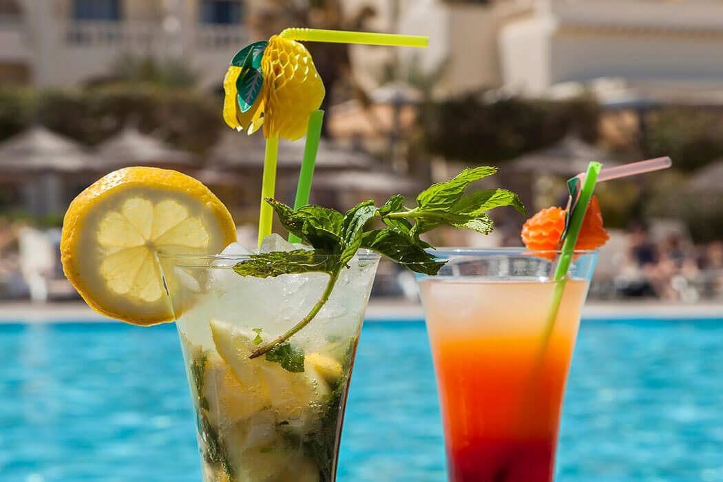 Hotel Djerba Aqua Resort - drinki przy basenie