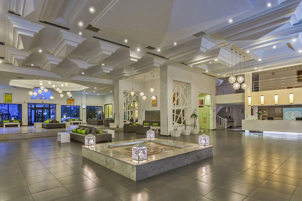 Hotel Djerba Aqua Resort - lobby z recepcją