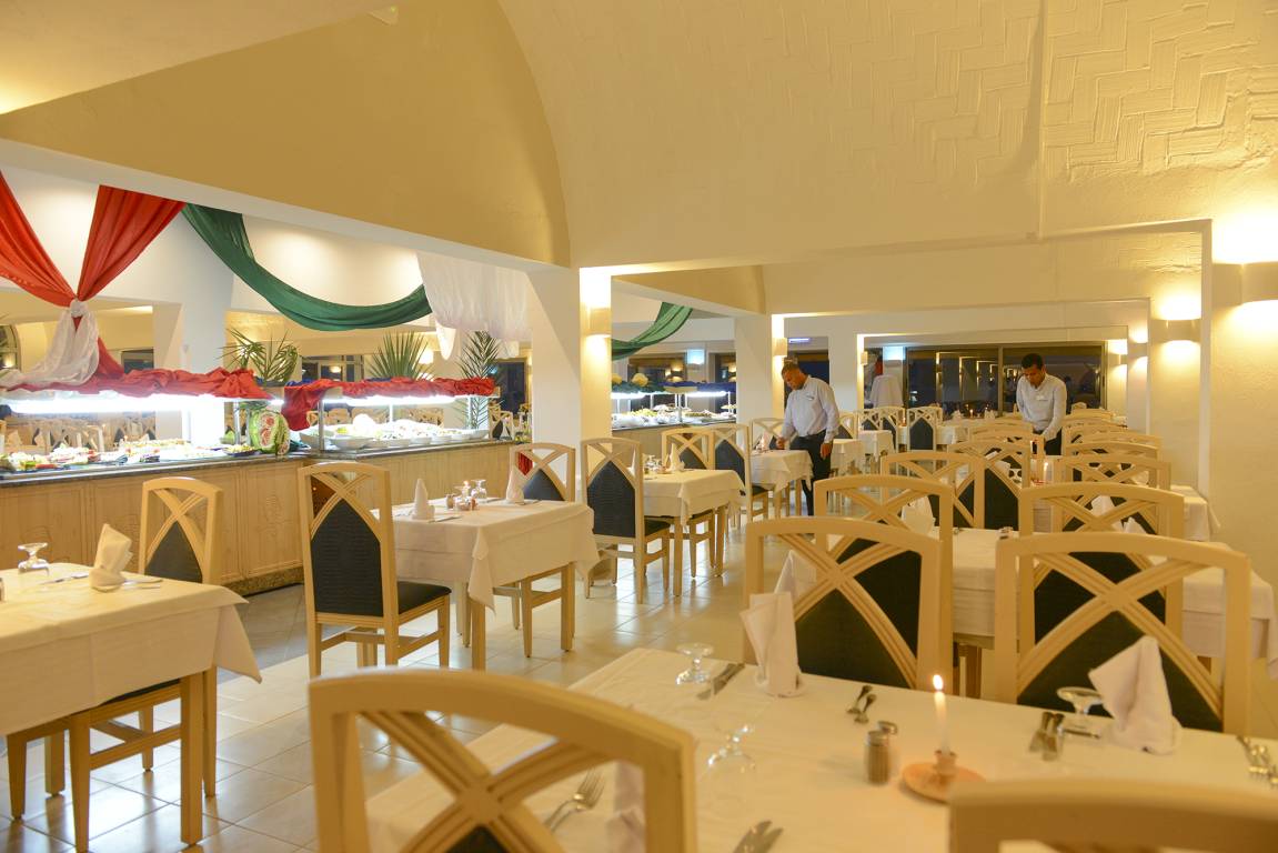 Le Pacha Restaurant - main restaurant