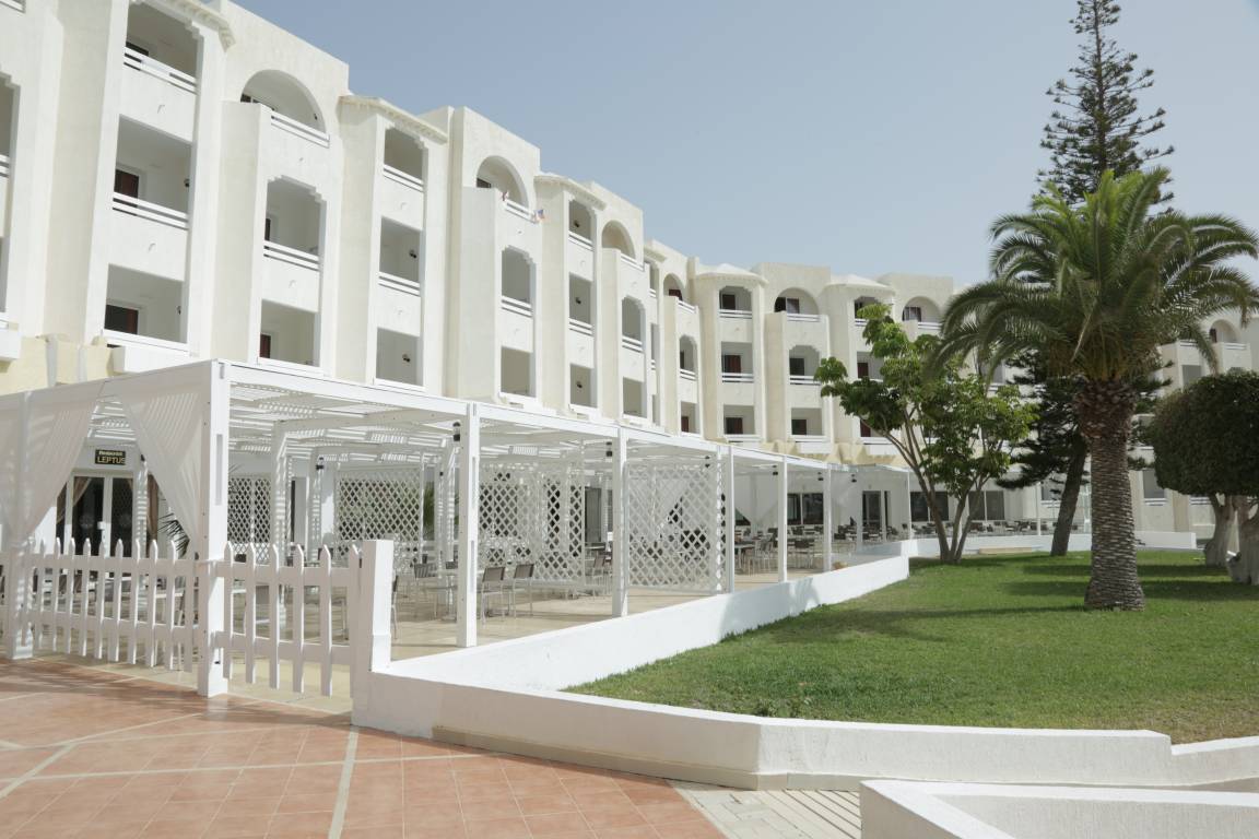 MAIN RESTAURANT