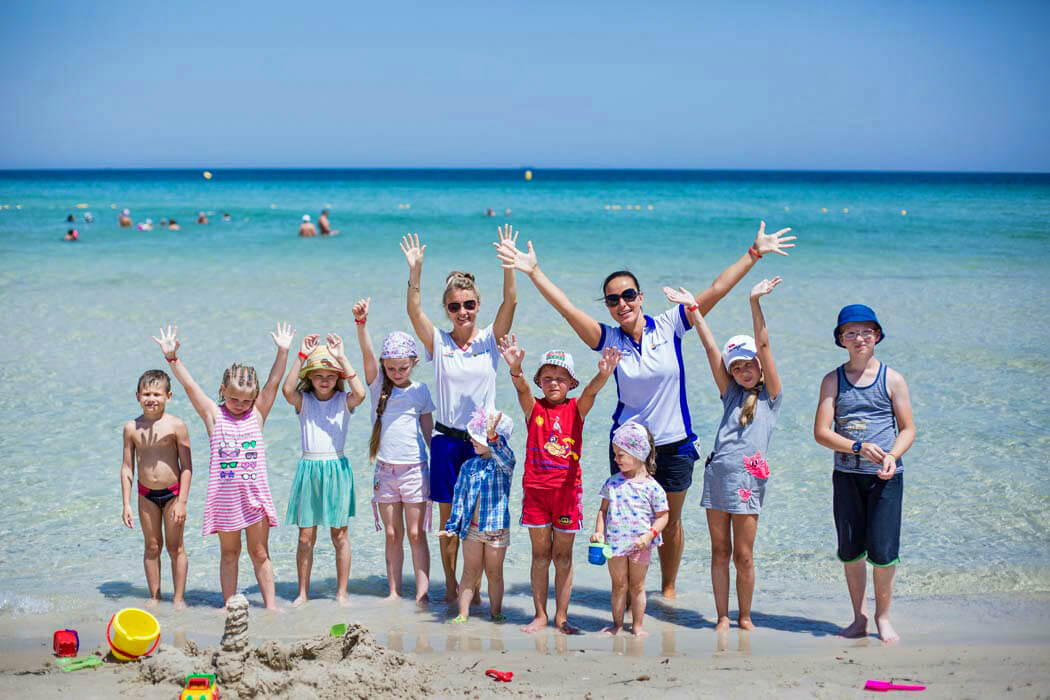 Le Soleil Bella Vista Resort Hotel - zabawy na plaży